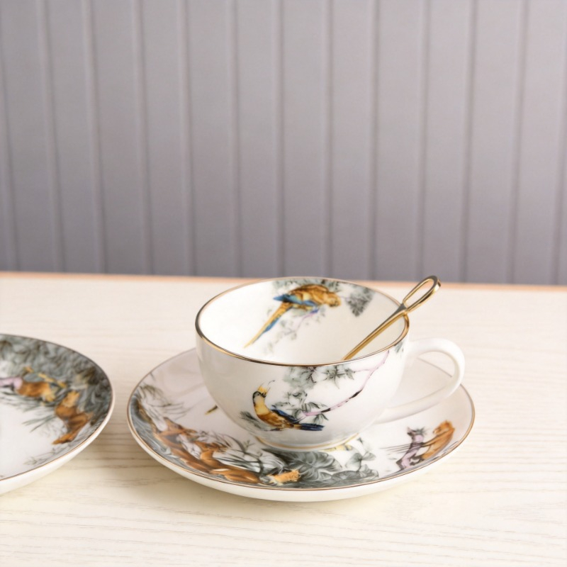 Coffee Tea Love - レトロな英国製ボーンチャイナ ジャングルフラワー＆バード コーヒーカップ＆プレートセット 午後のティーギフト 記念品