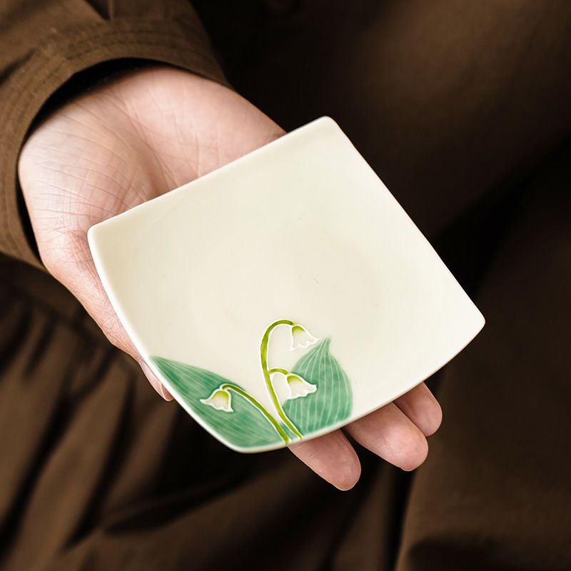 Valley Tea And Coffee - 手描きのスズラン柄セラミックコースター、正方形耐熱マット、お茶、コーヒー、テーブル、キッチンの装飾に