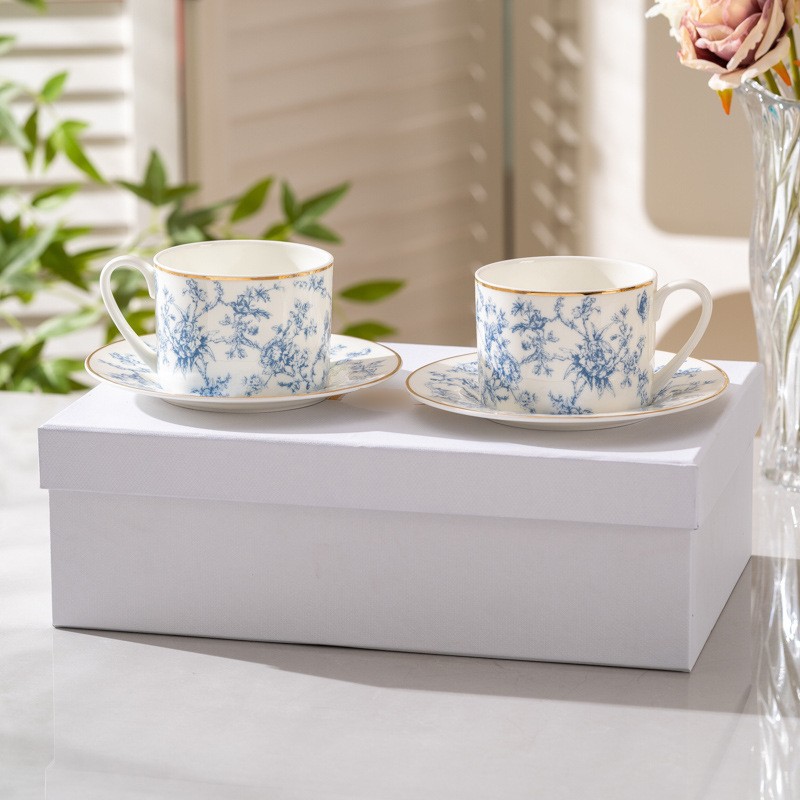 Coffee Tea Love - 新しいヨーロッパ製ボーンチャイナコーヒーカップとプレートセット、家庭用ウォーターカップ、オフィス用ティーカップ、親友へのギフト
