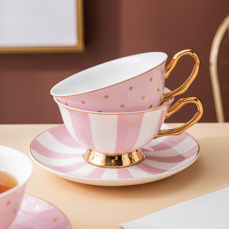 セラミックピンクコーヒーマグカップ、ディッシュティーカップ付 - Coffee Tea Flask のレビューと価格