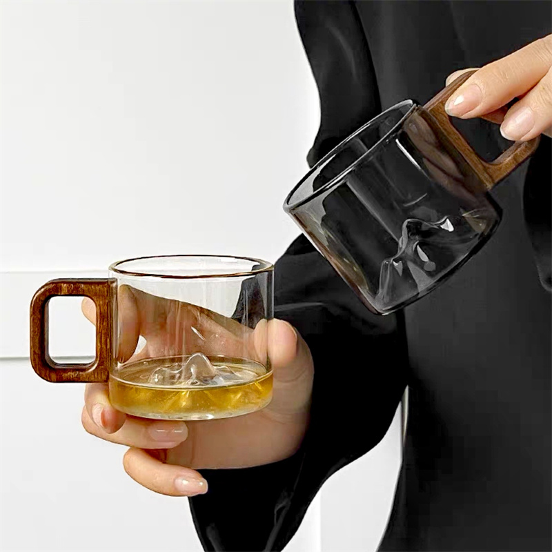 小さな容量のクルミの木製ハンドルガラスコーヒーマグ、北欧のコ - Coffee Tea Flask のレビューと価格