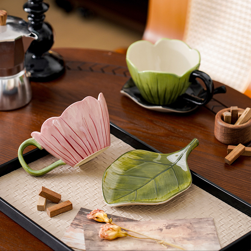 不規則な手描きコーヒーカップ皿セット絶妙なオフィスアフタヌー - Coffee Tea And Leaf のレビューと価格