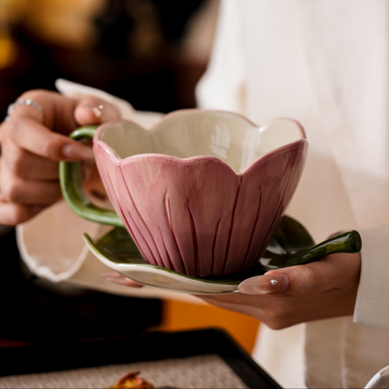 不規則な手描きコーヒーカップ皿セット絶妙なオフィスアフタヌー - Coffee Tea And Leaf のレビューと価格