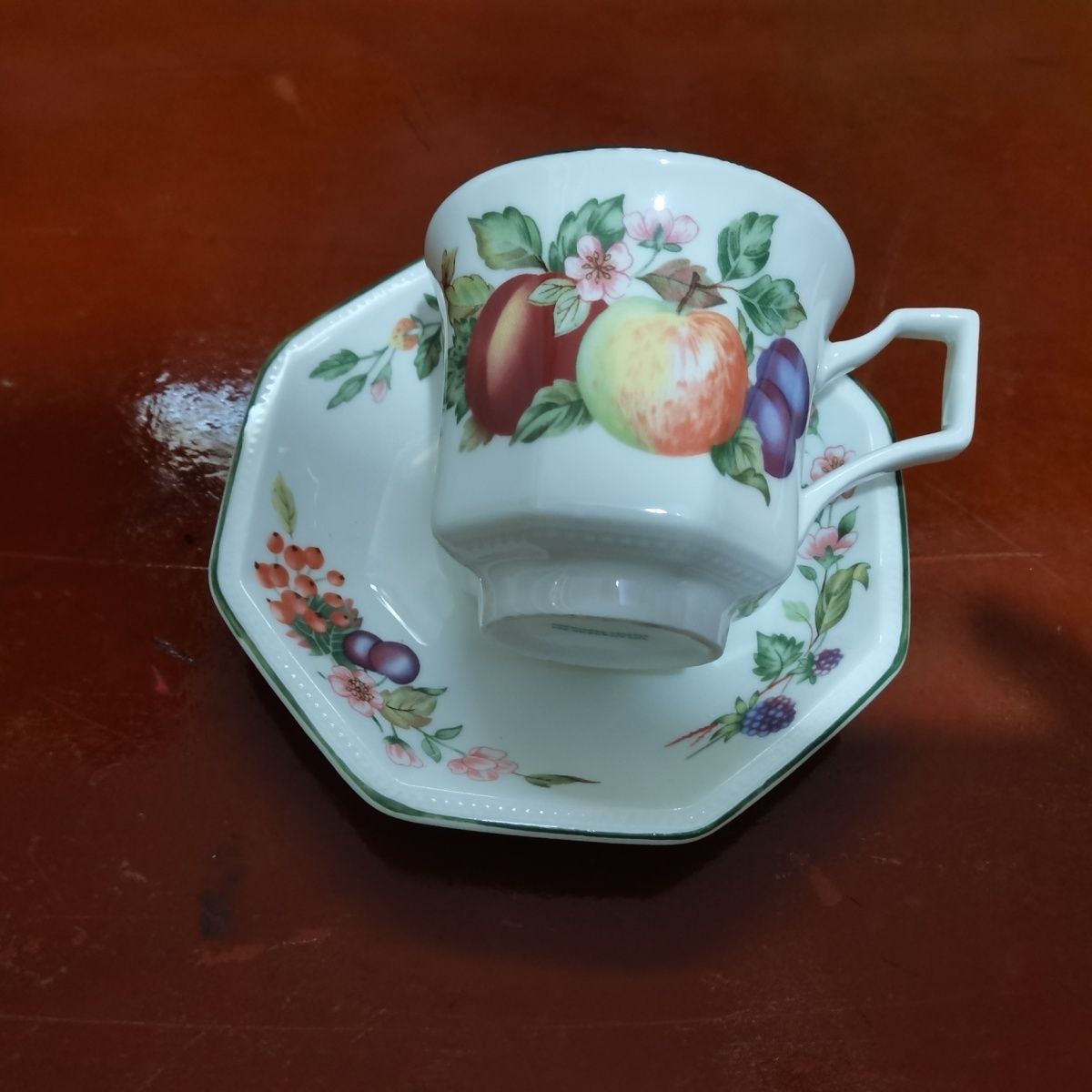 オリジナルの八角形のコーヒーカップとソーサー,英国の午後のテ - Coffee Tea Uk のレビューと価格