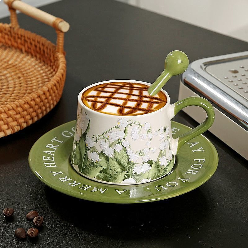 手描きのスズラン柄セラミックコーヒーカップ＆ソーサーセット、 - Valley Tea And Coffee のレビューと価格