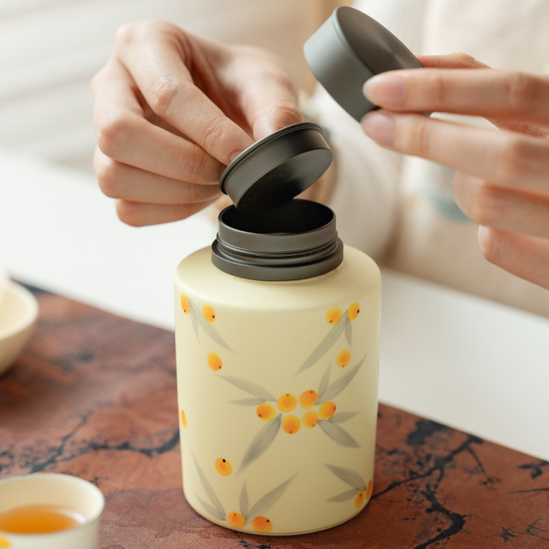 手描きの梨模様のセラミックティーポット二層金属カバー付き密閉 - Coffee Tea House のレビューと価格