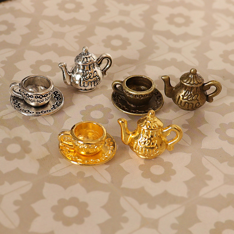 ドールハウス用ミニメタルティーカップとティーポットセット、ミ - Coffee Tea House のレビューと価格